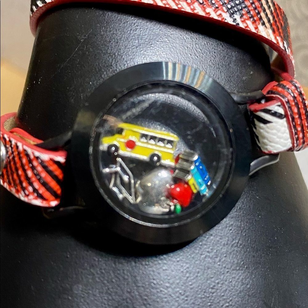 ORIGAMI Owl wrap bracelet - Picture 2 of 4